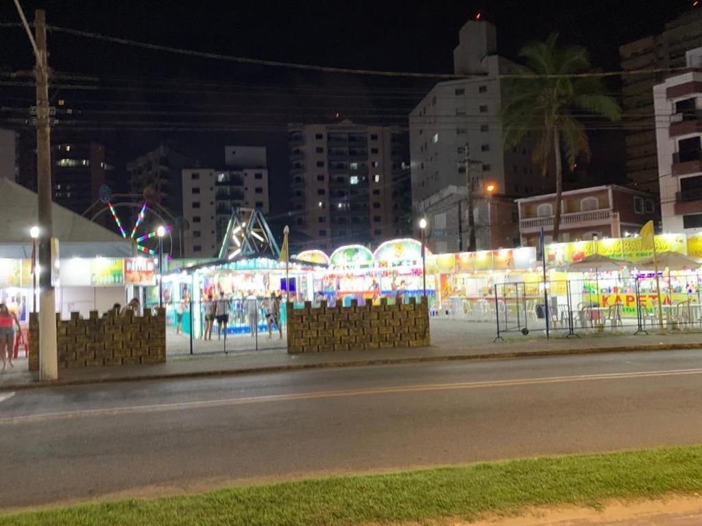 Apartamento Frente Ao Mar Com Varanda E Piscina Praia Grande Dış mekan fotoğraf